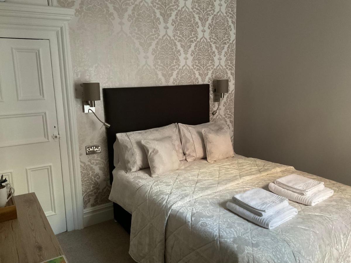 Glenora Guest House Whitby Esterno foto