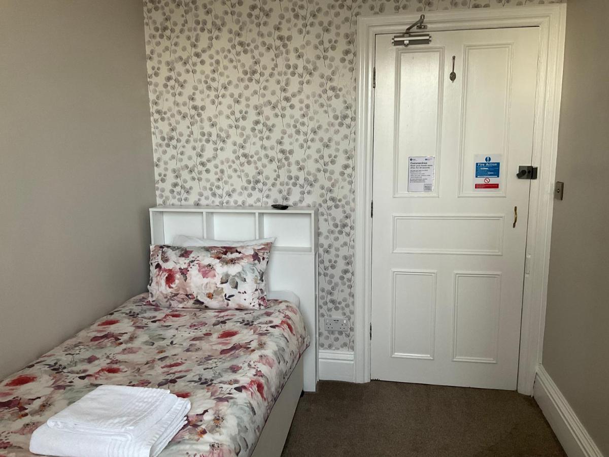 Glenora Guest House Whitby Esterno foto