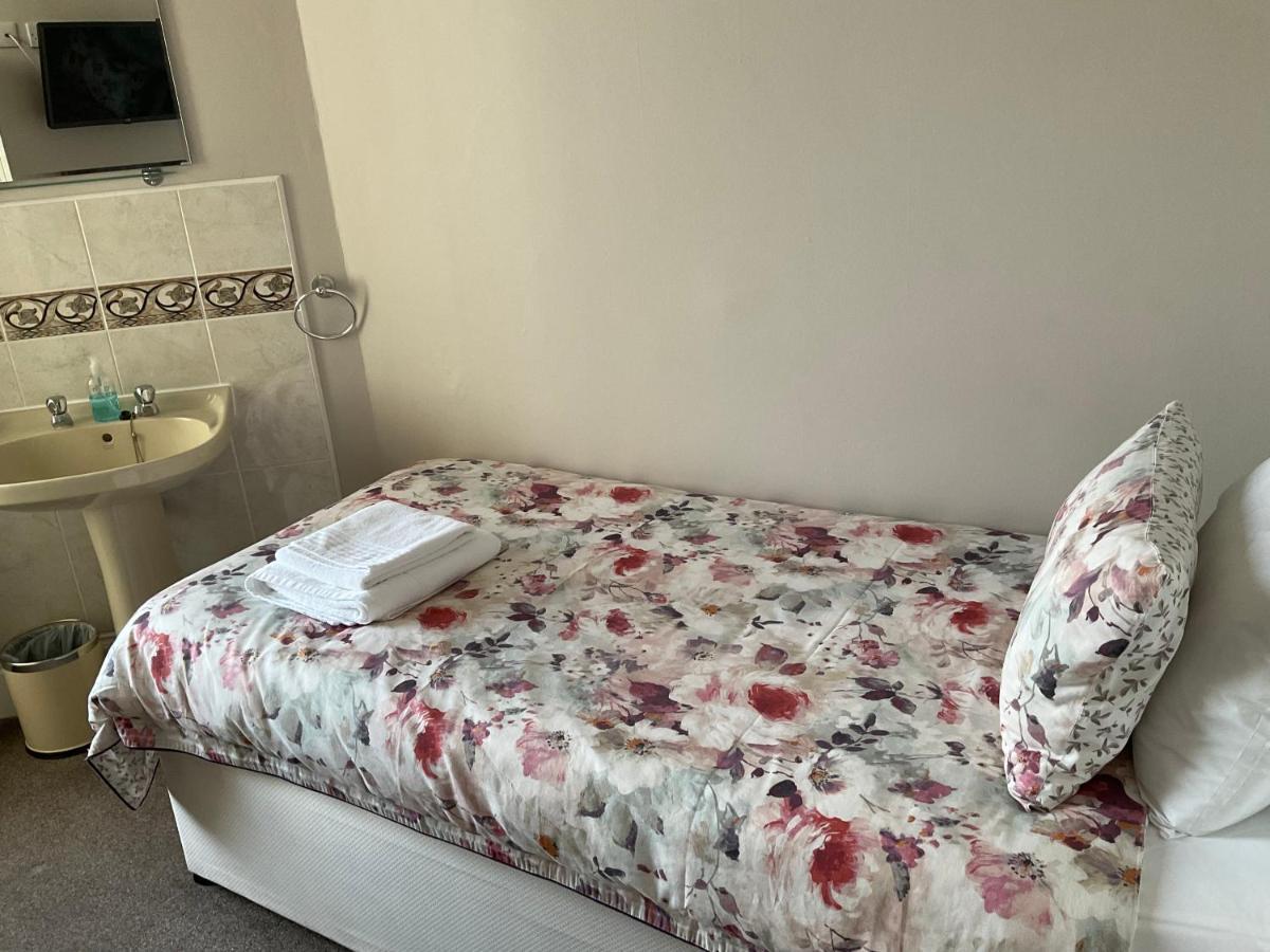 Glenora Guest House Whitby Esterno foto
