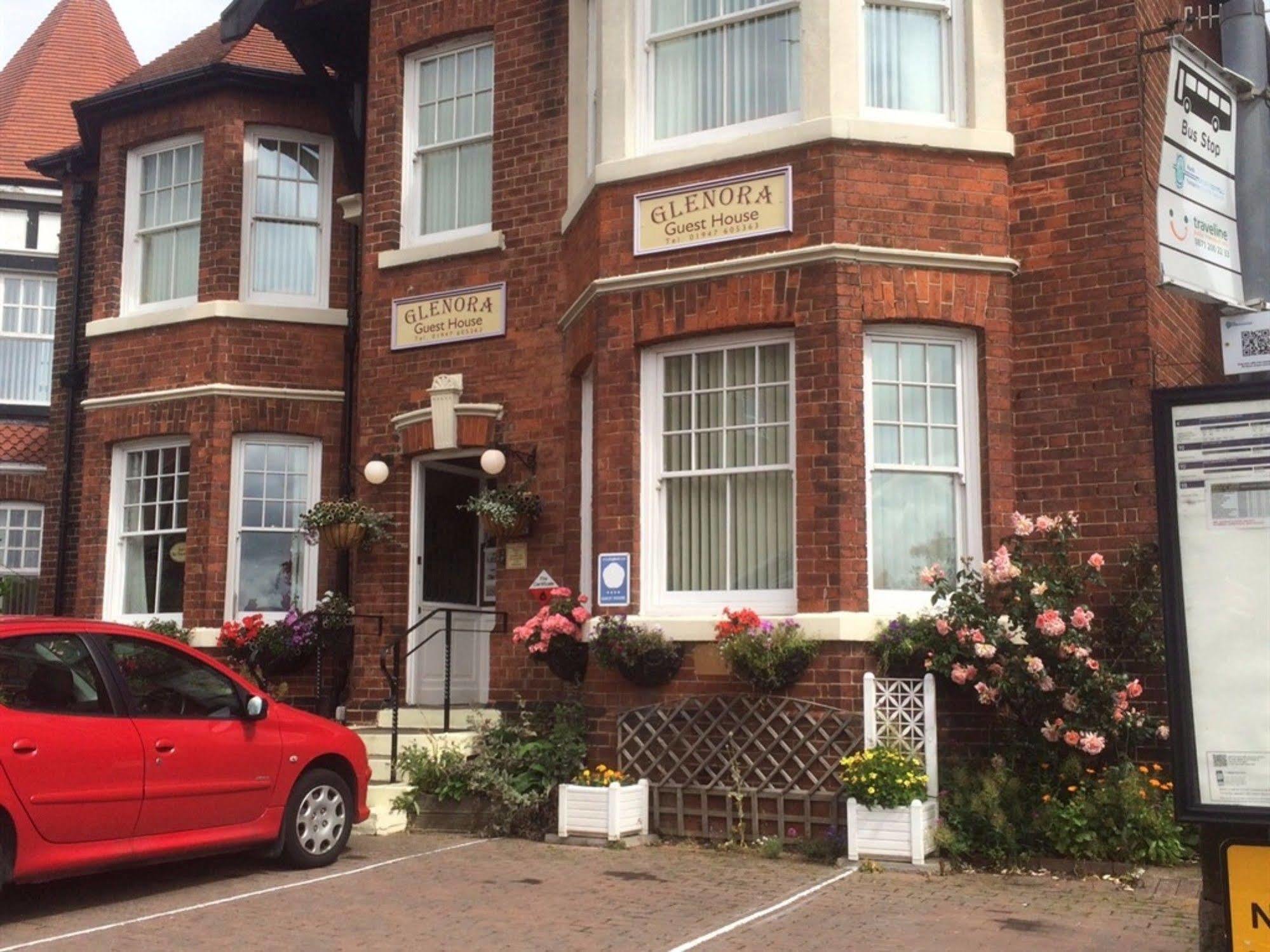 Glenora Guest House Whitby Esterno foto