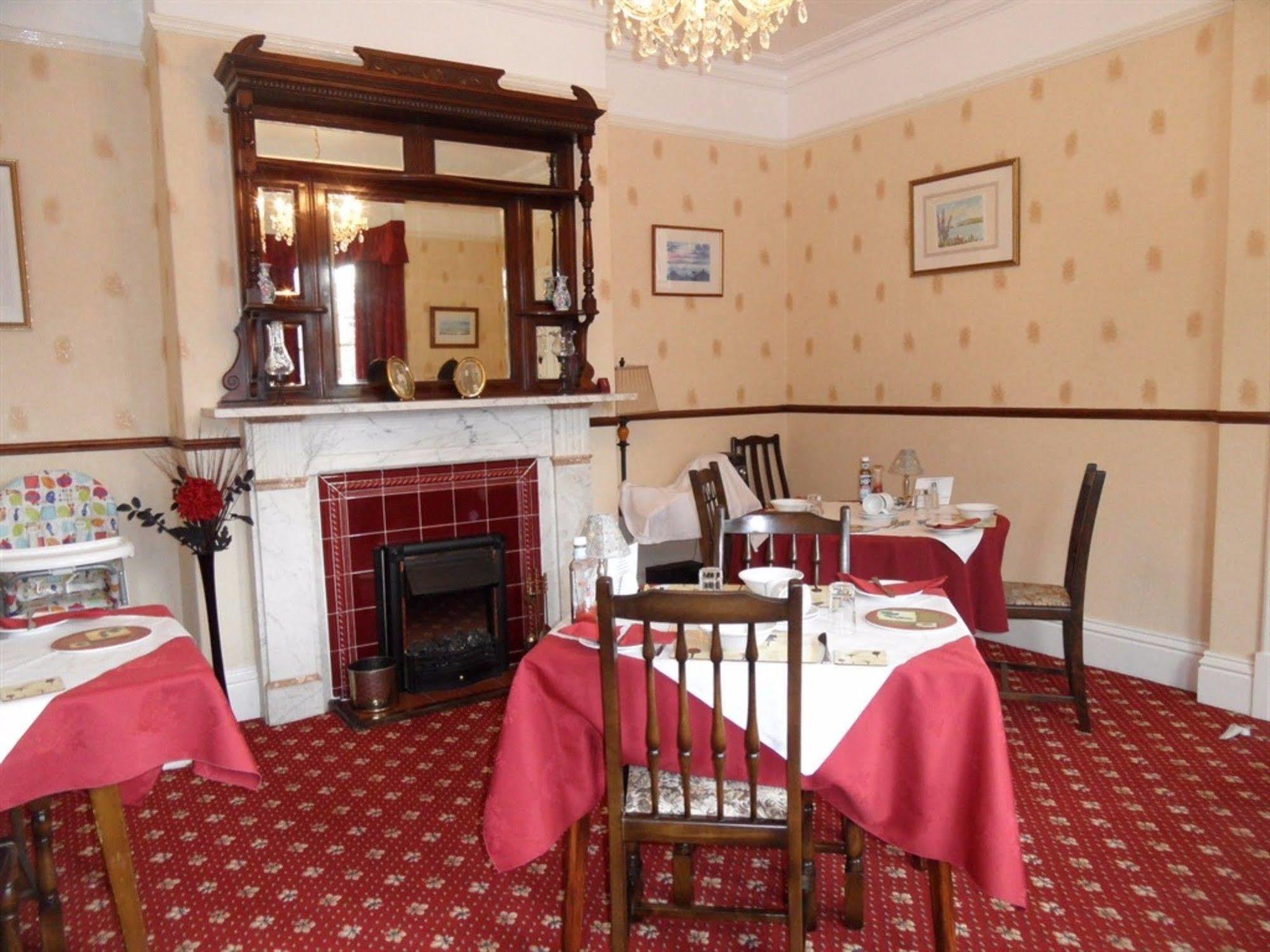 Glenora Guest House Whitby Esterno foto