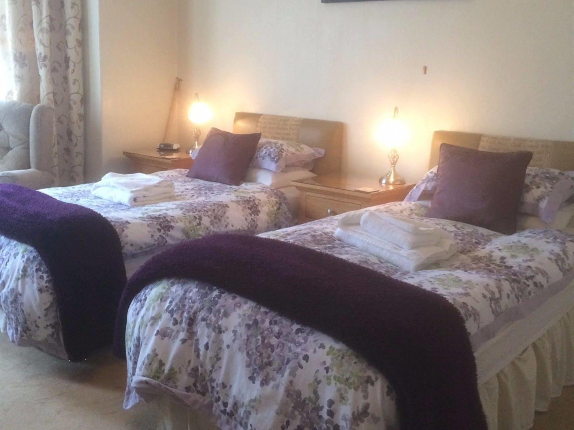 Glenora Guest House Whitby Esterno foto