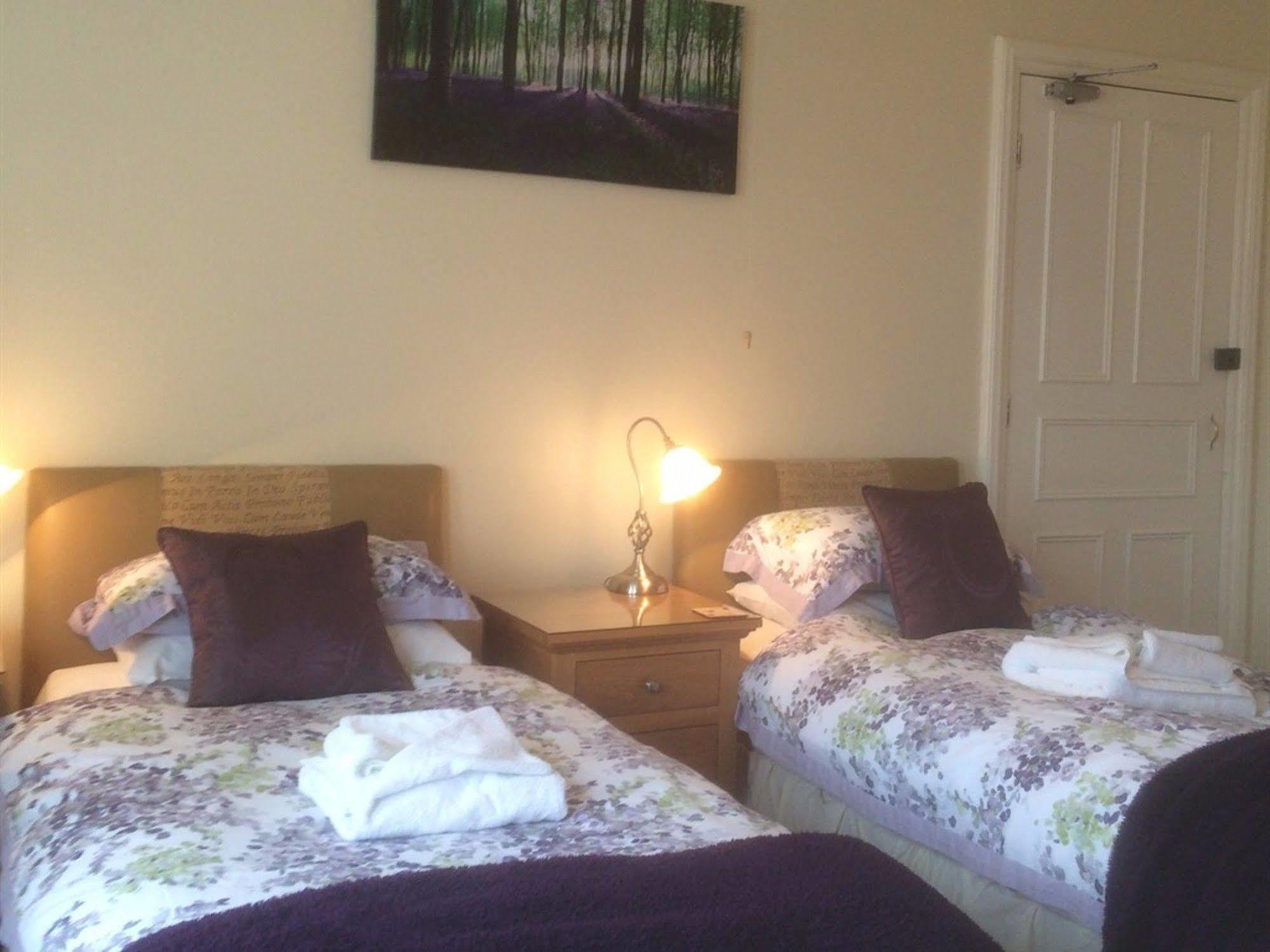 Glenora Guest House Whitby Esterno foto