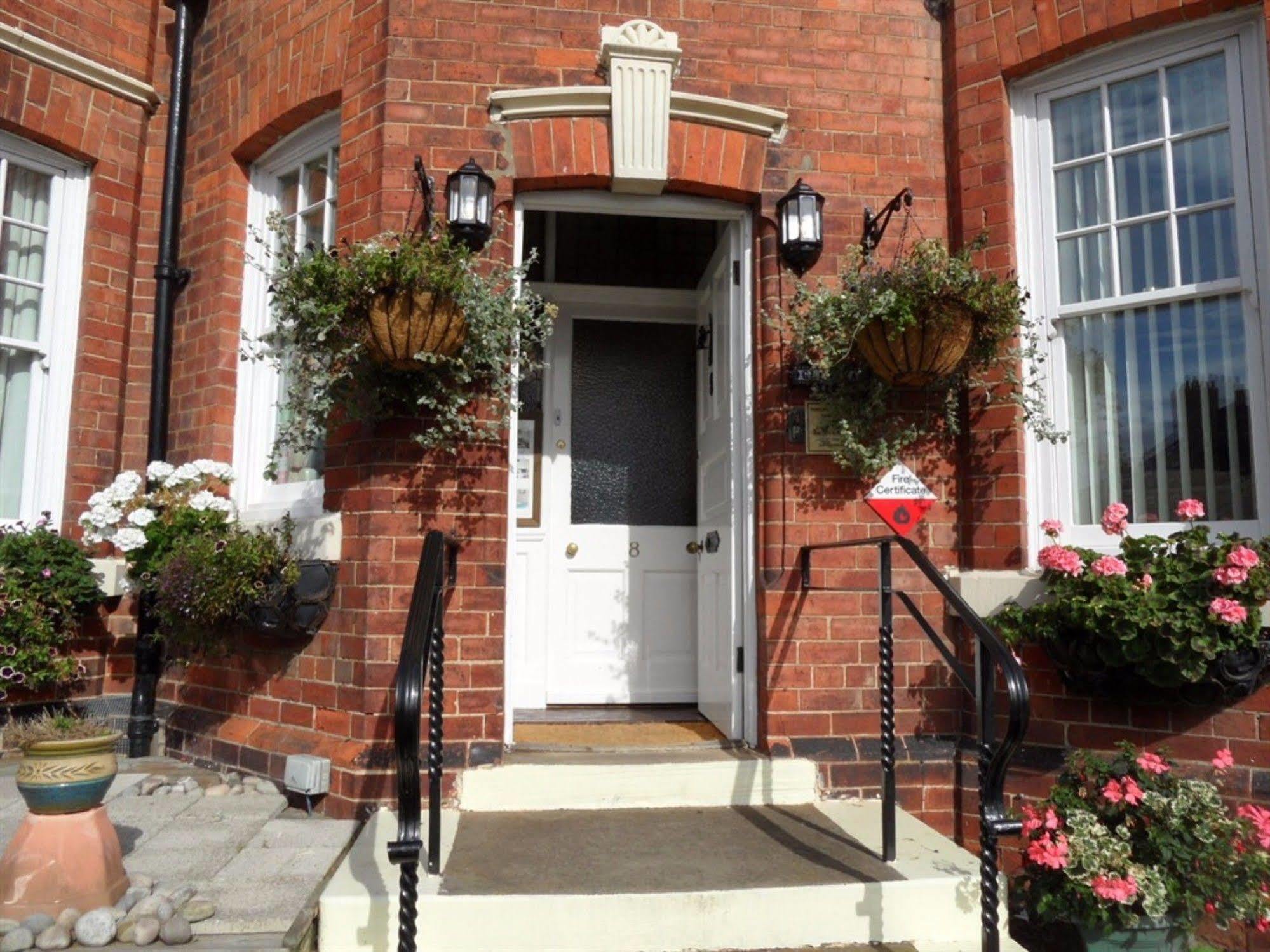Glenora Guest House Whitby Esterno foto